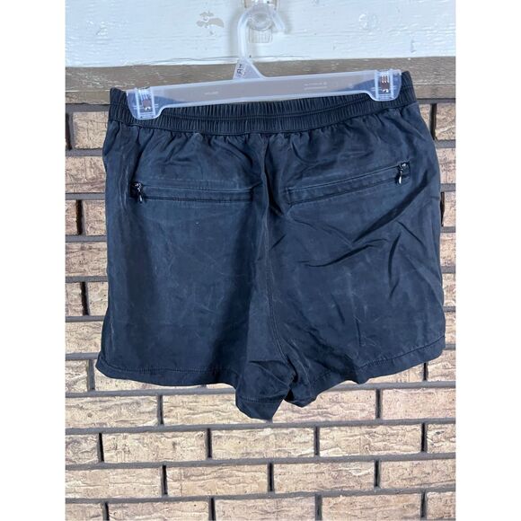 Lululemon Women's Size 4 Keepsake Pleated Tencel Shorts Hero Black - Picture 2 of 7